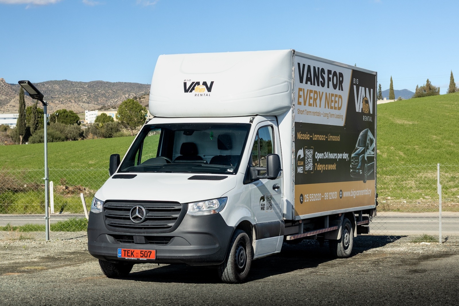 Mercedes Benz LWB Luton Van with Tail Lift